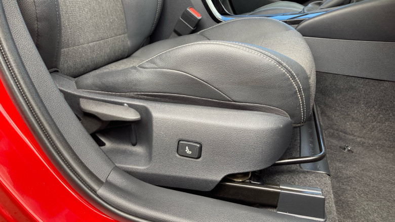 Toyota Corolla 1.8 VVT-i Hybrid Design 5dr CVT Hybrid Hatchback